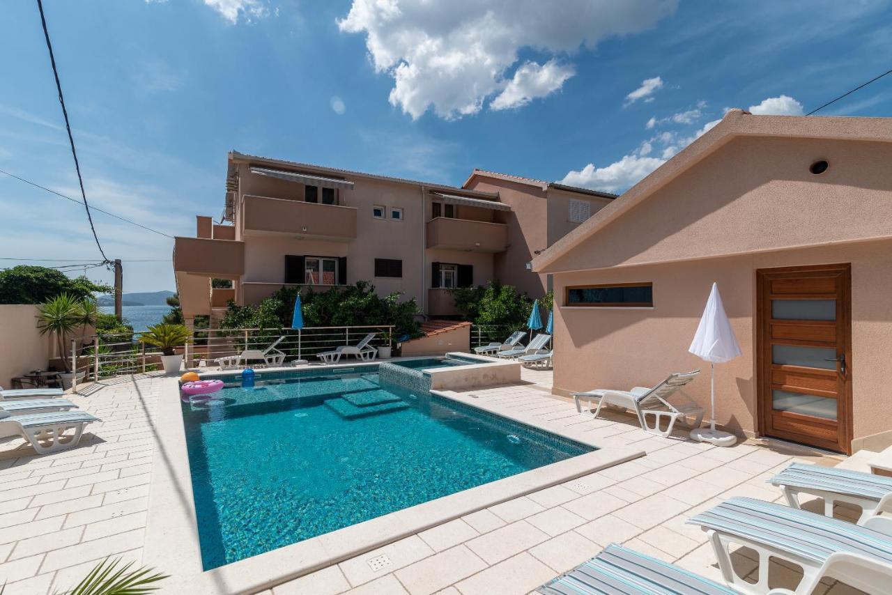 Apartments Villa Magdalena Trogir Exteriör bild