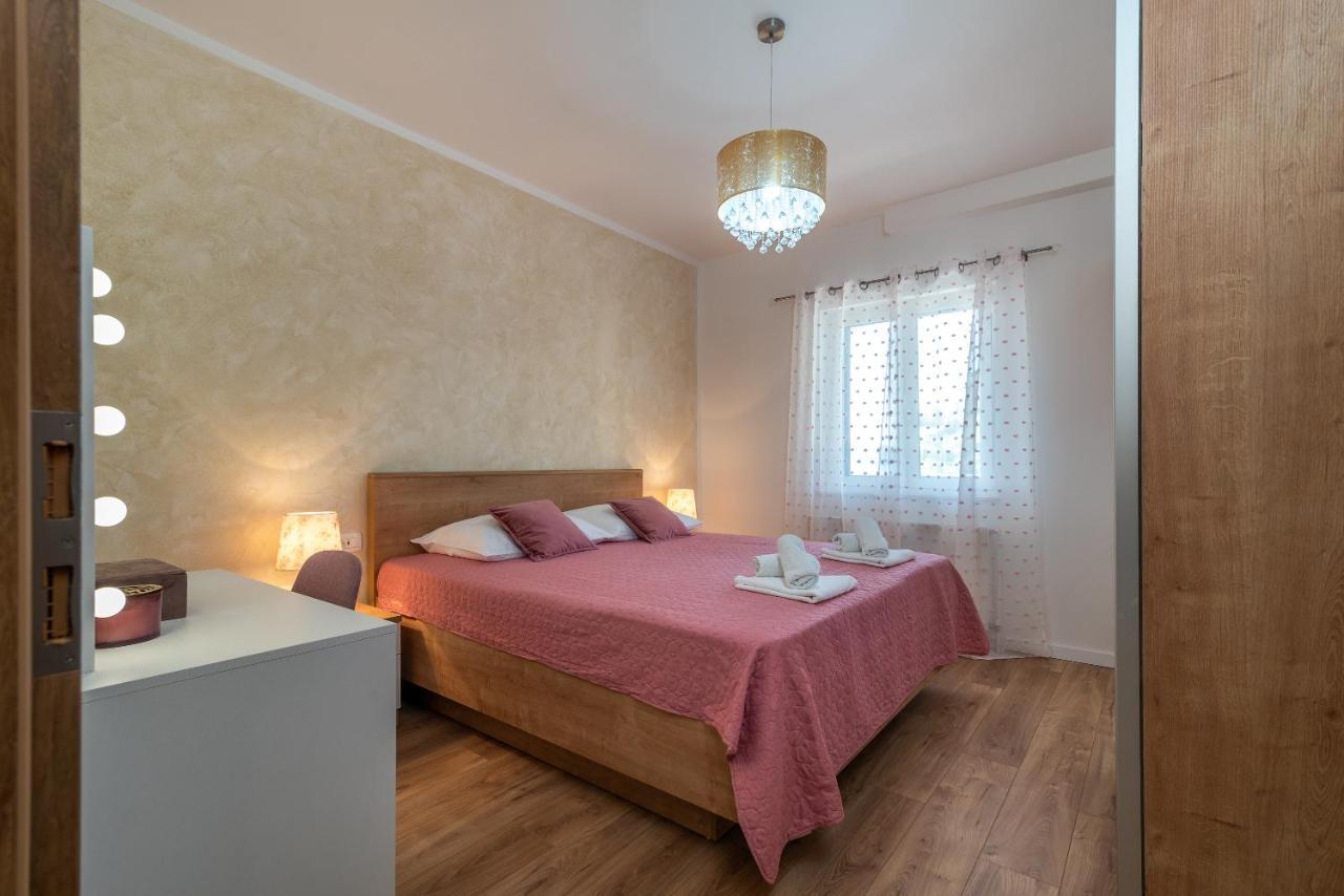Apartments Villa Magdalena Trogir Exteriör bild