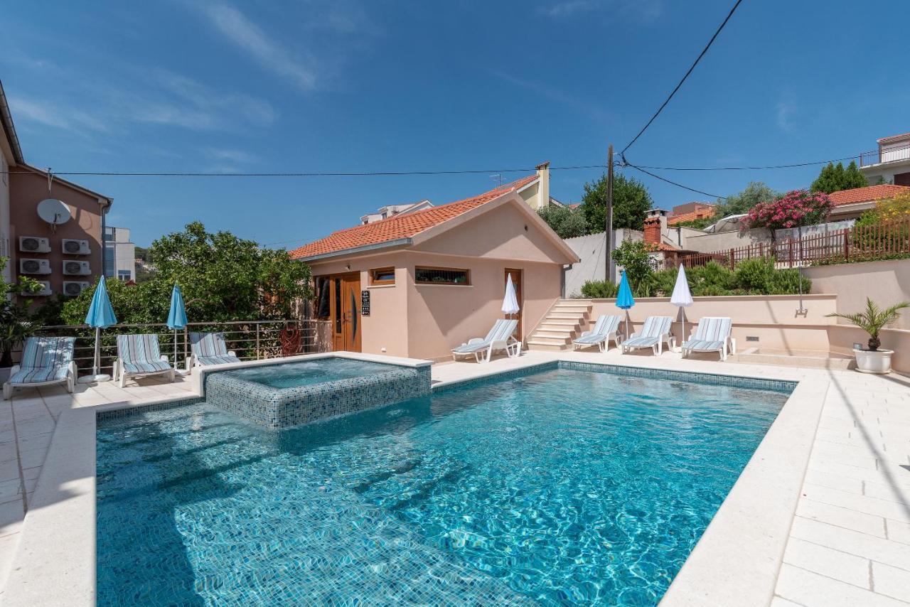Apartments Villa Magdalena Trogir Exteriör bild