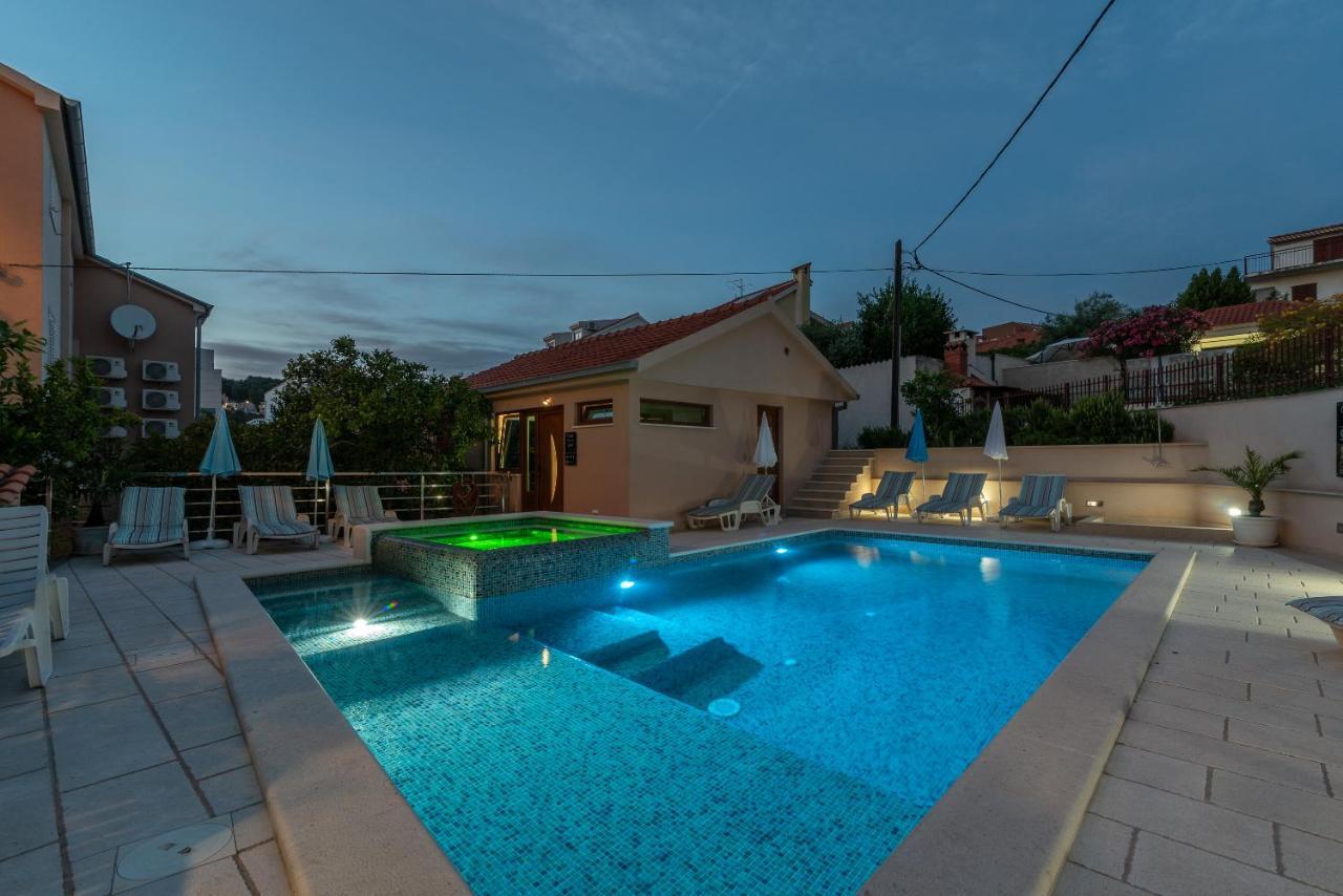 Apartments Villa Magdalena Trogir Exteriör bild