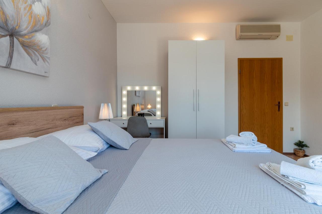 Apartments Villa Magdalena Trogir Exteriör bild